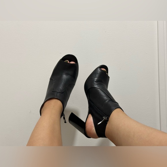 Leather heals - Picture 5 of 8